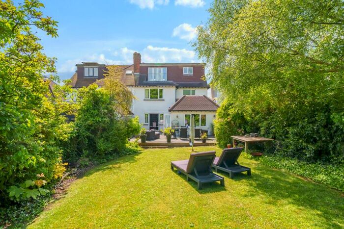 4 Bedroom Semi-Detached House To Rent In Shirley Drive Hove, BN3