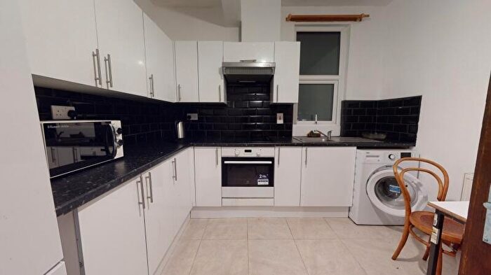 7 Bedroom Terraced House To Rent In Headingley Avenue, Headingley, Leeds, LS6