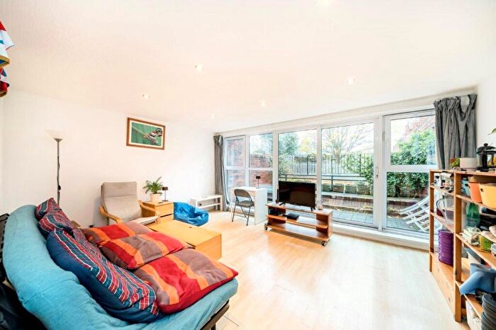 3 Bedroom Maisonette To Rent In Ollerton Green, Bow, London, E3
