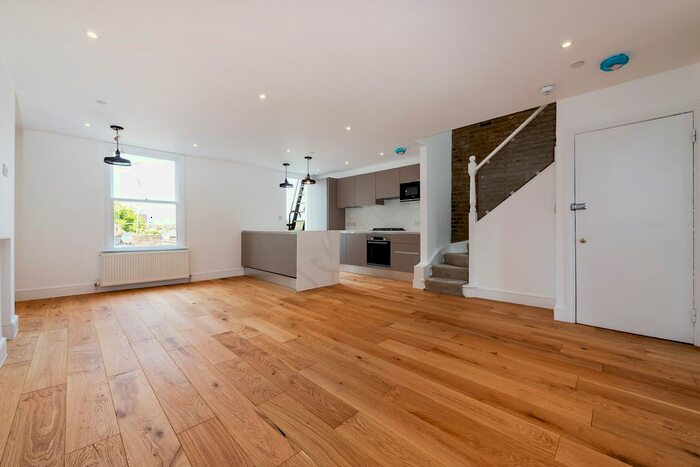 2 Bedroom Flat To Rent In Sutherland Avenue, London, W9