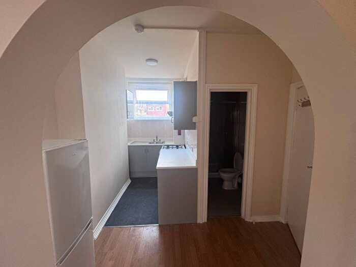 2 Bedroom Flat To Rent In Lea Bridge Road, Leyton, E10