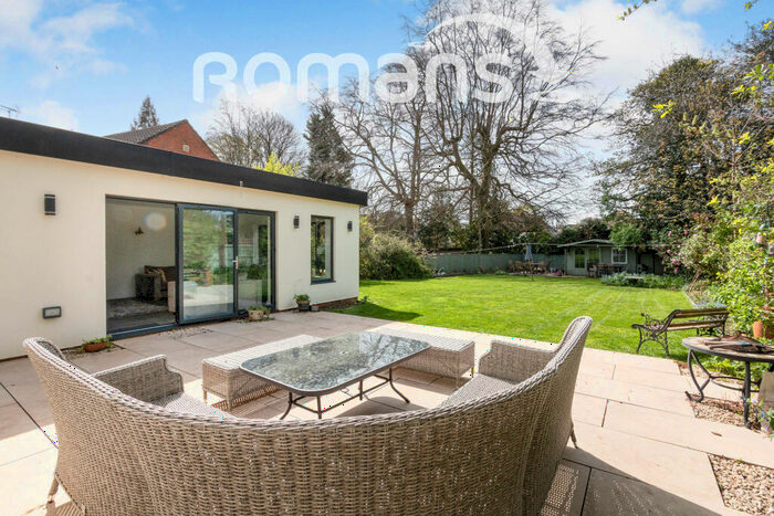 4 Bedroom Detached House To Rent In Hilder Gardens, Farnborough, GU14