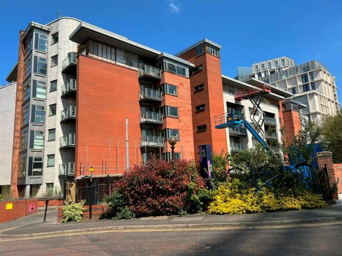 1 Bedroom Flat To Rent In Castlegate, Chester Road, Manchester, M15