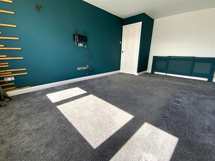 2 Bedroom Apartment To Rent In Easdale, St Leonards, East Kilbride, G74
