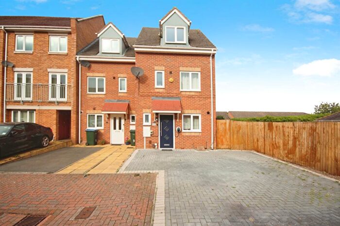 3 Bedroom End Of Terrace House For Sale In Bellamy Close, Coventry, CV2