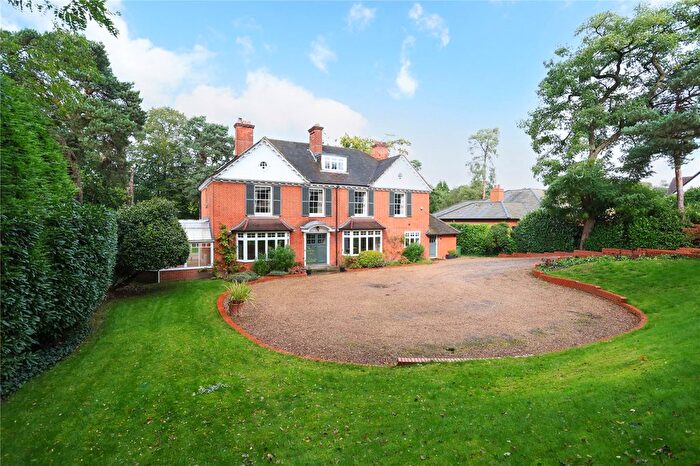 6 Bedroom Detached House To Rent In Oatlands Avenue, Weybridge, Surrey, KT13