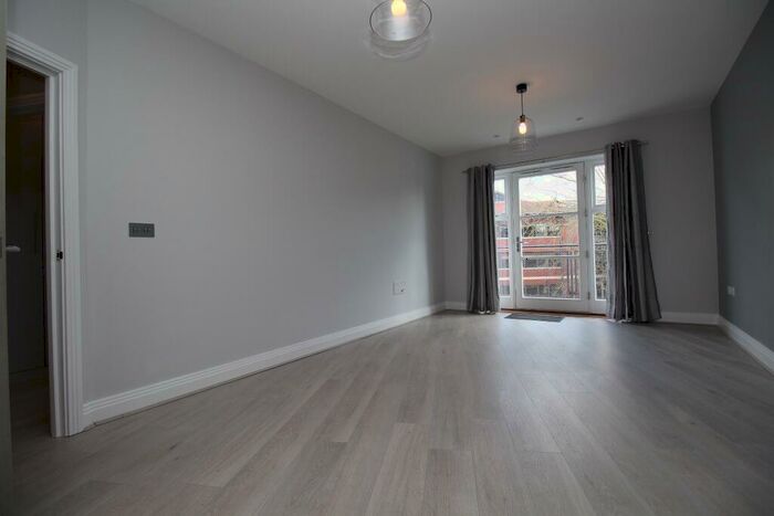 2 Bedroom Apartment To Rent In St Ives Road Maidenhead Berkshire, SL6