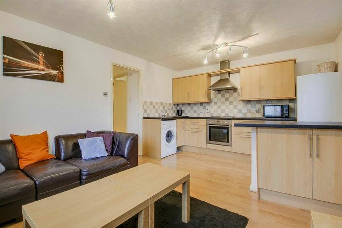 1 Bedroom Flat To Rent In Gabriel Close, Browns Wood, Milton Keynes, MK7