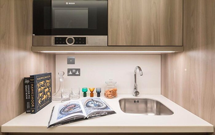 Studio To Rent In Finchley Road, London, NW3