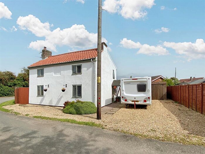 3 Bedroom Detached House For Sale In Bacons Lane, Pinchbeck, PE11