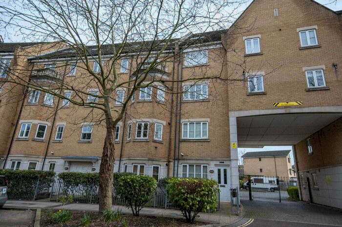 1 Bedroom Apartment To Rent In Flat Kelly Avenue Peckham London, SE15