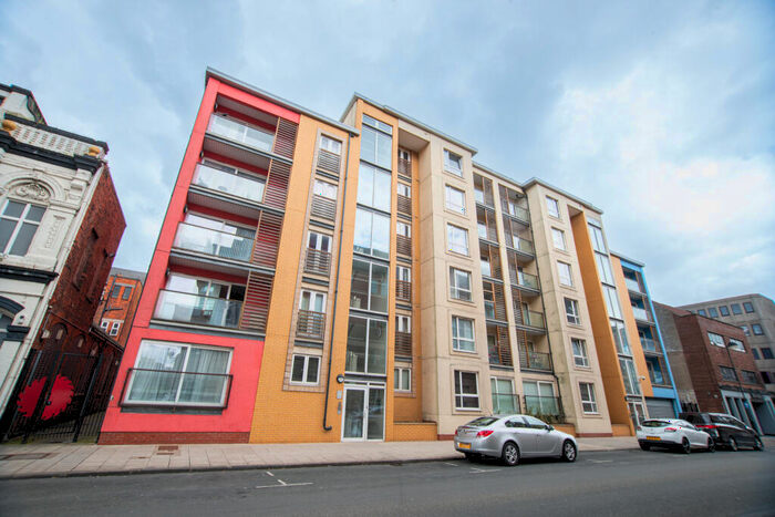 2 Bedroom Flat To Rent In Apartment, Dock Street, HU1