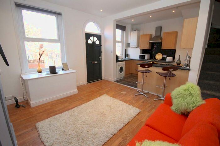 4 Bedroom Terraced House To Rent In Pennington Street, Woodhouse, Leeds, LS6