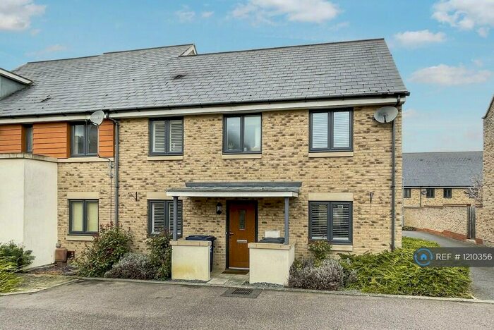 3 Bedroom End Of Terrace House To Rent In The Warren, St. Neots, PE19