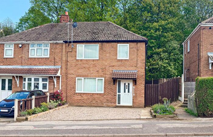 3 Bedroom Semi-Detached House For Sale In Roberts Road, Edlington, Doncaster, DN12