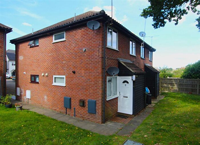 1 Bedroom Property To Rent In Warley Mount, Warley, Brentwood, CM14