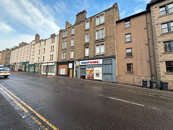 2 Bedroom Flat To Rent In Hilltown, Dundee, DD3