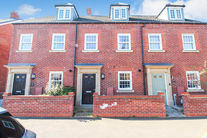 3 Bedroom Terraced House For Sale In Wilkinson Road, Kempston, MK42