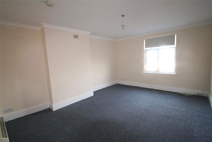 2 Bedroom Apartment To Rent In Holloway Road, Holloway, London, N7