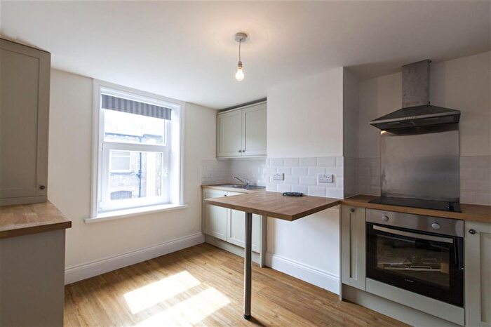 2 Bedroom Flat To Rent In Cow Pasture Road, Ilkley, LS29