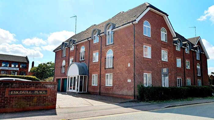 2 Bedroom Flat To Rent In Eskdail Place, Kettering, NN16