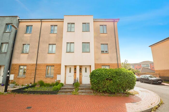 4 Bedroom Town House For Sale In Rhodfa'r Gwagenni, Barry, CF63