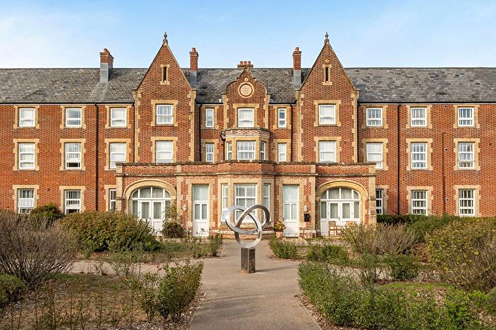 2 Bedroom Flat For Sale In Henman House, West End, Southampton, SO30