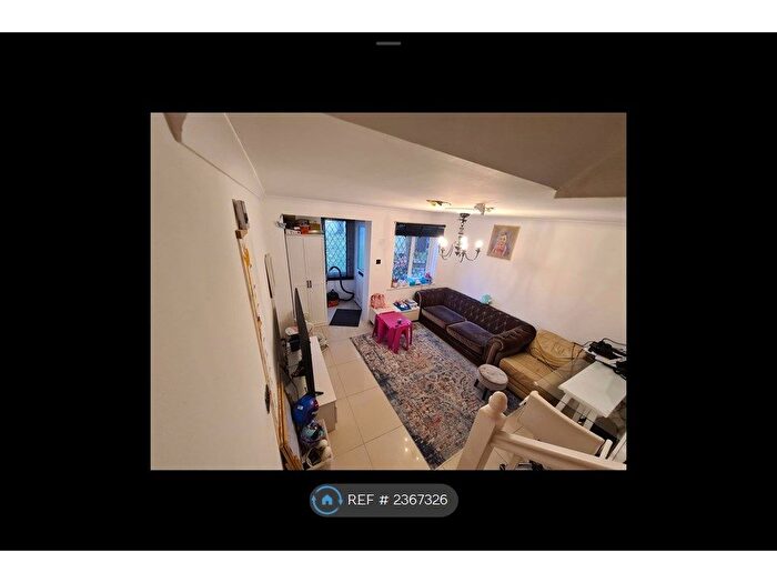 1 Bedroom Maisonette To Rent In Swan Mead, Luton, LU4