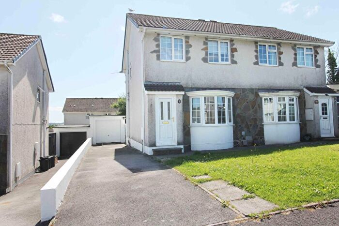 3 Bedroom Semi-Detached House To Rent In Ty Gwyn Drive, Brackla, CF31