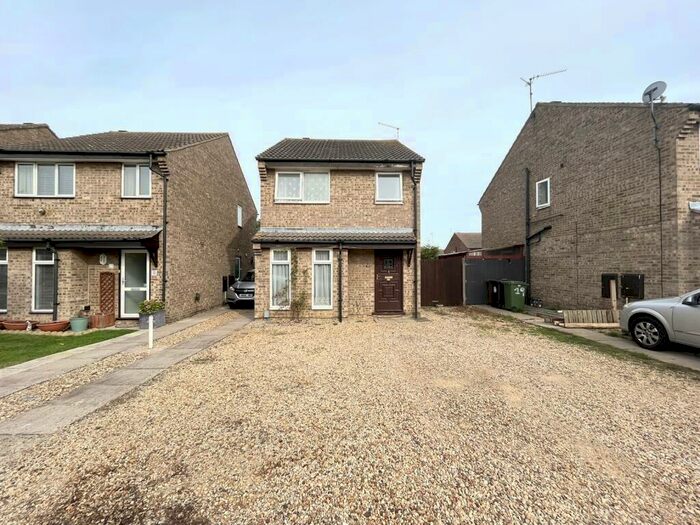 3 Bedroom Detached House To Rent In Squires Gate, Peterborough, PE4