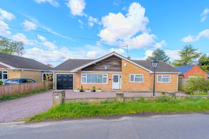 3 Bedroom Detached Bungalow For Sale In Hollycroft Road, Emneth, Wisbech, Norfolk, PE14