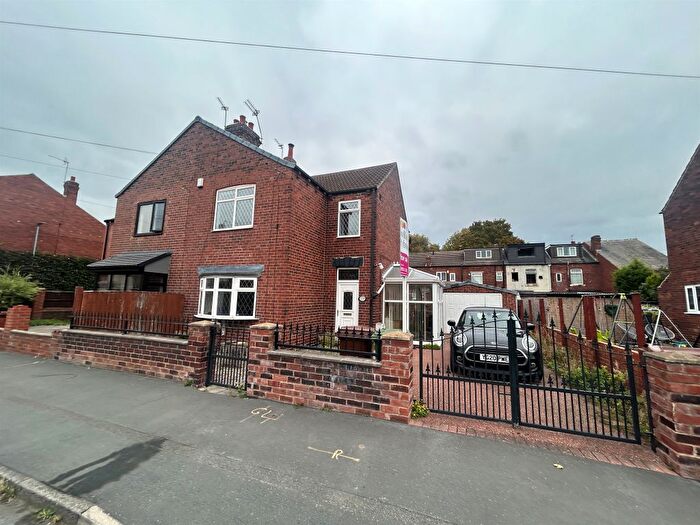 3 Bedroom Semi-Detached House For Sale In Seymour Street, Wakefield, WF2