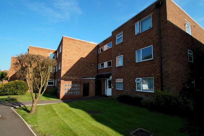 2 Bedroom Apartment To Rent In River Park, Hemel Hempstead, HP1