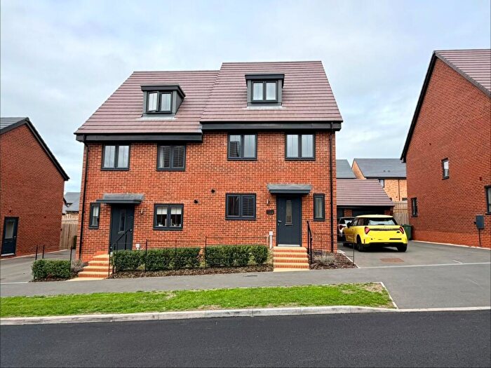 4 Bedroom Semi Detached House To Rent In Vicar Wood Way, Derby, Derbyshire, DE22