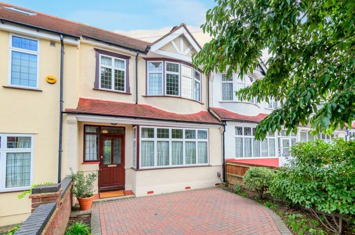 3 Bedroom End Of Terrace House To Rent In Ernest Grove Beckenham, BR3
