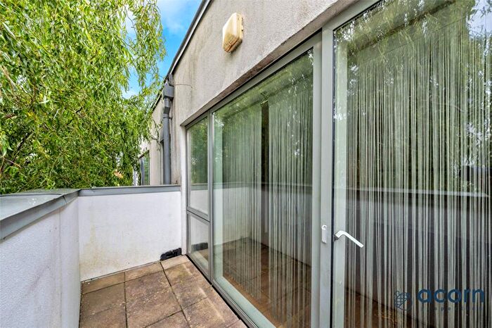 1 Bedroom Apartment For Sale In Airco Close, London, NW9