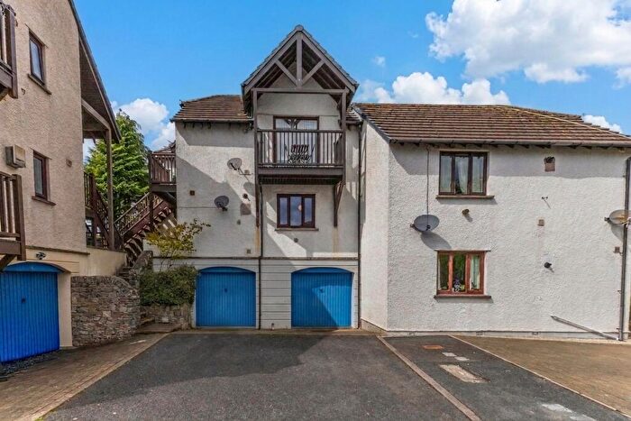 2 Bedroom Flat For Sale In Howe Gardens, Kendal, LA9