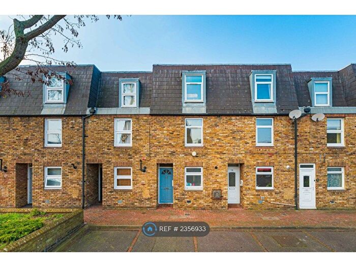 4 Bedroom Terraced House To Rent In Kenchester Close, London, SW8