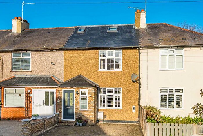 3 Bedroom Terraced House For Sale In Manor Lane, Sunbury-On-Thames, TW16