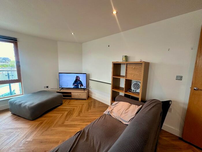 2 Bedroom Apartment To Rent In The Boulevard, Leeds, West Yorkshire, LS10