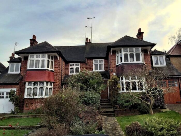 4 Bedroom Semi-Detached House To Rent In Ringwood Avenue, London, N2