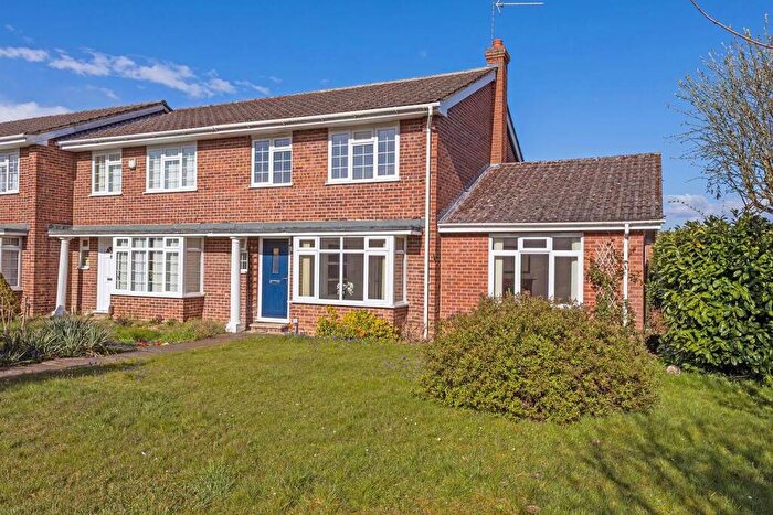 4 Bedroom End Of Terrace House For Sale In Lyneham Gardens, Cranbrook Drive, Maidenhead, Berkshire, SL6