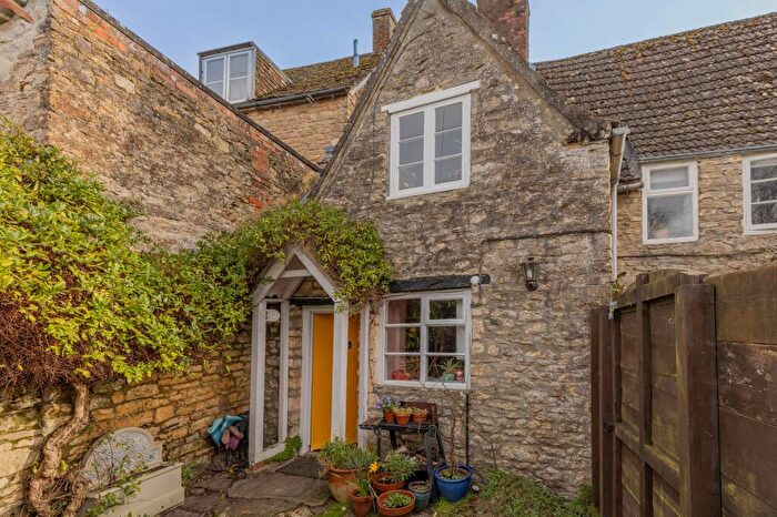 1 Bedroom Cottage For Sale In Burnivale, Malmesbury, SN16