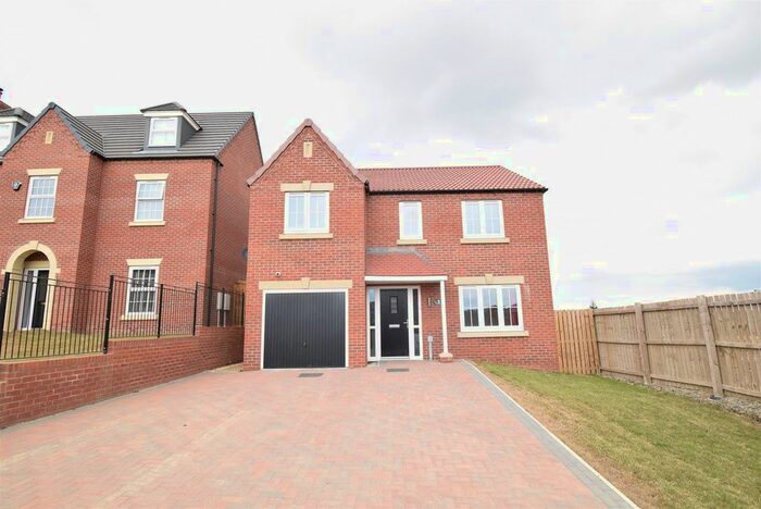 4 Bedroom Detached House To Rent In Stanley Hall Drive, Wakefield, WF1