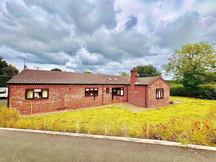 4 Bedroom Detached Bungalow To Rent In Cleobury Road, Far Forest, Kidderminster, DY14