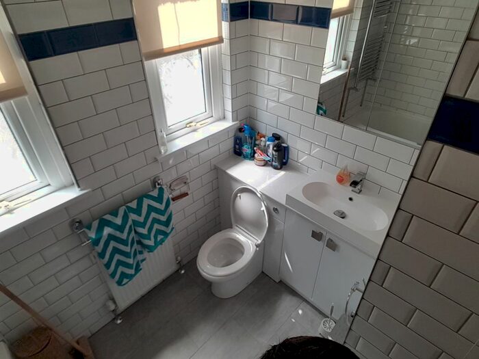 1 Bedroom Property To Rent In Pantygwydr Road, Brynmill, Swansea, SA2