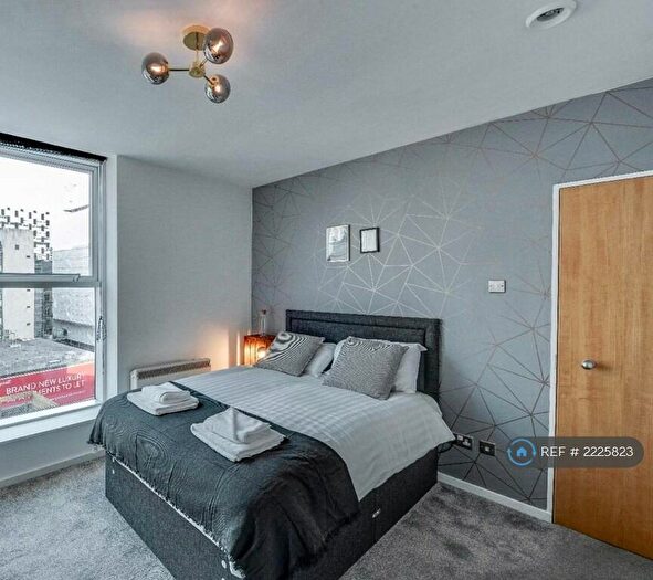 3 Bedroom Flat To Rent In Beetham Plaza, Liverpool, L2