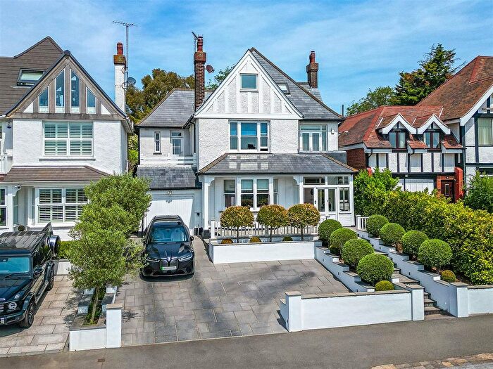 4 Bedroom Detached House For Sale In Kings Road, Chalkwell, SS0