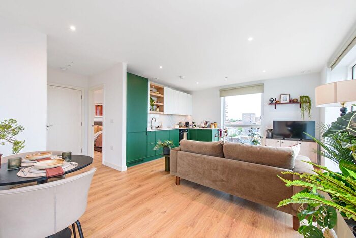 1 Bedroom Flat To Rent In The Watermint, Hendon, London, NW9