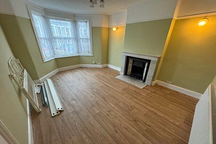 2 Bedroom Flat To Rent In Bloomfield Road, Bristol, BS4